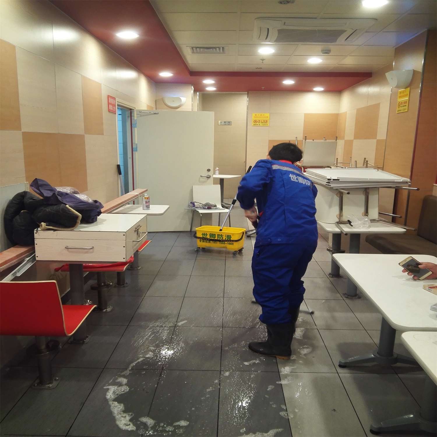 振鼎鸡地面防滑处理完工